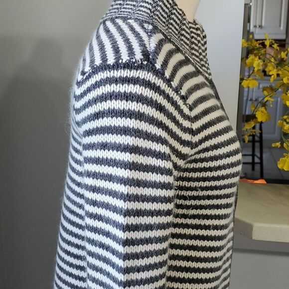 TALBOTS, sweater sz small. 60% Merino wool, 27% Lambs‎ Wool 8% rabbit hair. Gray - Picture 5 of 13